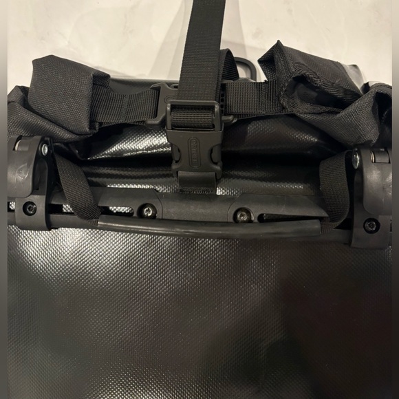 Authentic Black Ortlieb Back-Roller Classic rear bicycle pannier (20L) - Picture 11 of 11